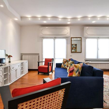 Primopiano - Alzaia Lägenhet Milano Exteriör bild